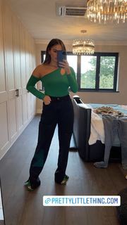 Courtney Green feet photo thumbnail