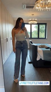 Courtney Green feet photo thumbnail