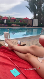 Courtney Green feet photo thumbnail