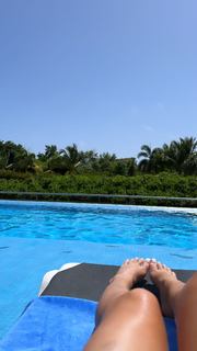 Courtney Green feet photo thumbnail