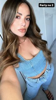Courtney Green feet photo thumbnail