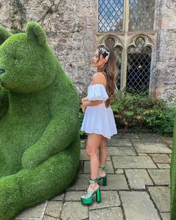 Courtney Green feet photo thumbnail
