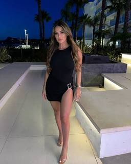 Courtney Green feet photo thumbnail