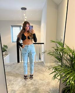 Courtney Green feet photo thumbnail