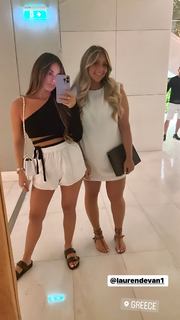 Courtney Green feet photo thumbnail