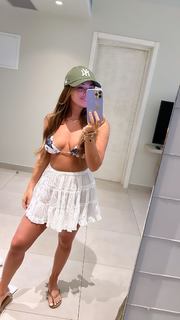 Courtney Green feet photo thumbnail