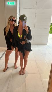 Courtney Green feet photo thumbnail