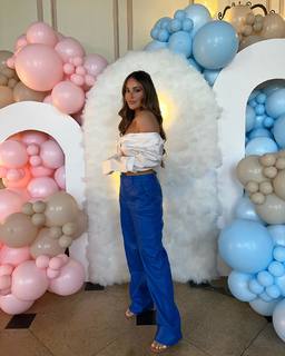 Courtney Green feet photo thumbnail