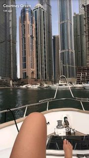 Courtney Green feet photo thumbnail