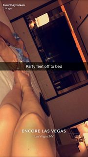 Courtney Green feet photo thumbnail