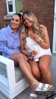 Courtney Green feet photo thumbnail