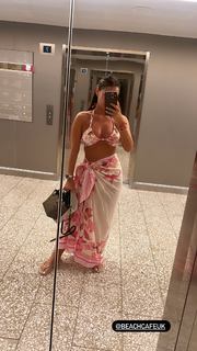 Courtney Green feet photo thumbnail