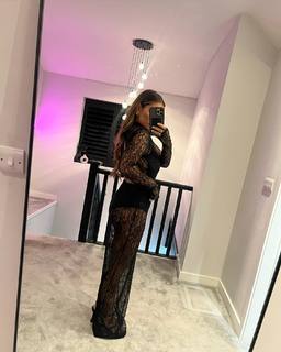 Courtney Green feet photo thumbnail