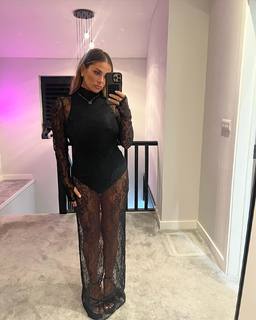 Courtney Green feet photo thumbnail