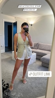 Courtney Green feet photo thumbnail