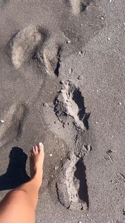 Courtney Green feet photo thumbnail
