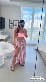 Courtney Green feet photo thumbnail
