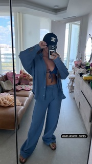 Courtney Green feet photo thumbnail