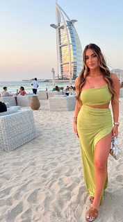 Courtney Green feet photo thumbnail