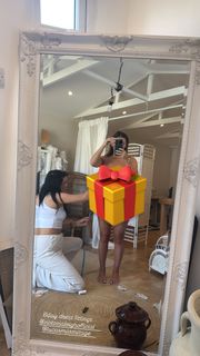 Courtney Green feet photo thumbnail