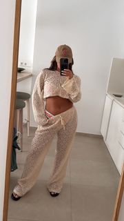 Courtney Green feet photo thumbnail