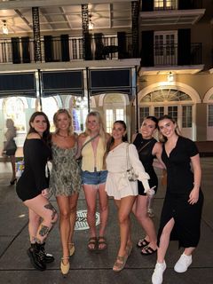Courtney Green feet photo thumbnail