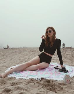Courtney Halverson feet photo 14