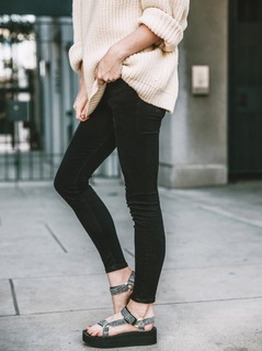 Courtney Halverson feet photo 6