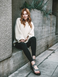 Courtney Halverson feet photo 4