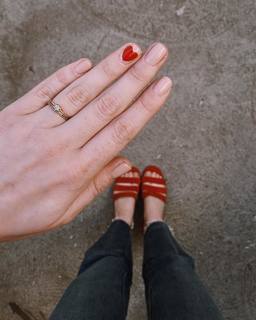 Courtney Halverson feet photo 8