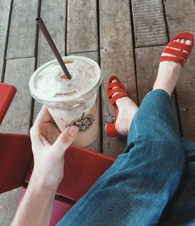 Courtney Halverson feet photo 7