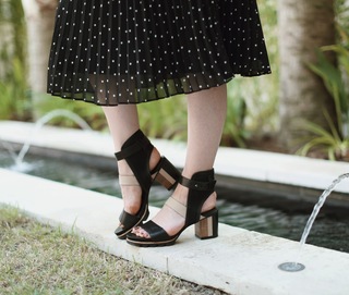Courtney Halverson feet photo 16