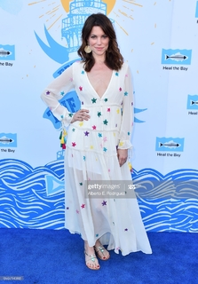 Courtney Henggeler feet photo thumbnail