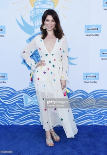 Courtney Henggeler feet photo thumbnail