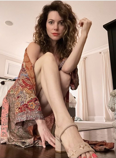 Courtney Henggeler feet photo thumbnail