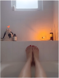 Courtney Henggeler feet photo thumbnail