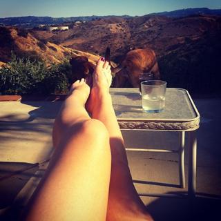 Courtney Hope feet photo thumbnail