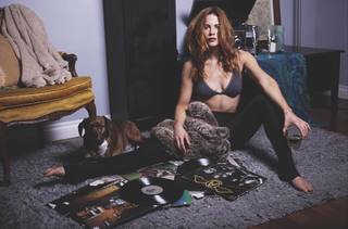 Courtney Hope feet photo thumbnail