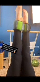 Courtney Hope feet photo thumbnail