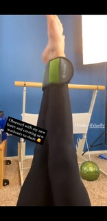 Courtney Hope feet photo thumbnail