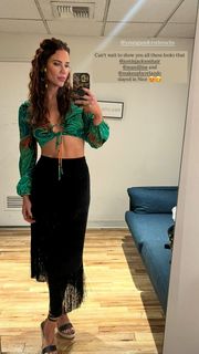 Courtney Hope feet photo thumbnail