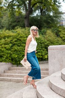 Courtney Kerr feet photo 15