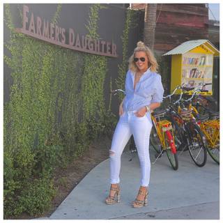 Courtney Kerr feet photo 3