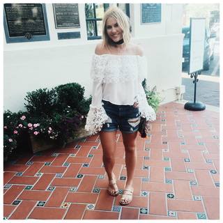 Courtney Kerr feet photo 1