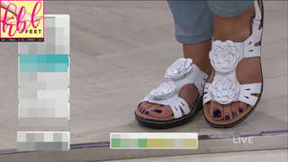 Courtney Khondabi feet photo thumbnail