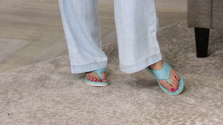 Courtney Khondabi feet photo thumbnail