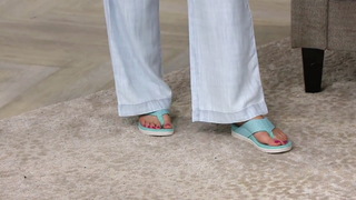 Courtney Khondabi feet photo thumbnail