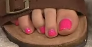 Courtney Khondabi feet photo thumbnail