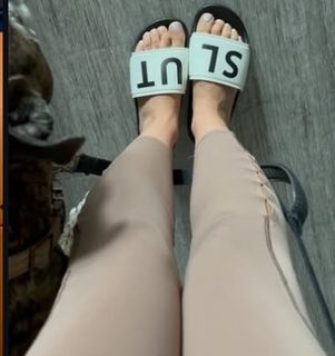 Courtney Lapresi feet photo 5