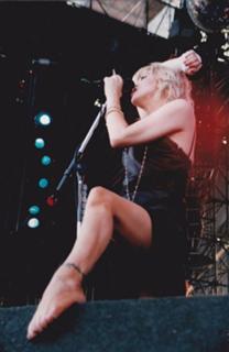 Courtney Love feet photo thumbnail